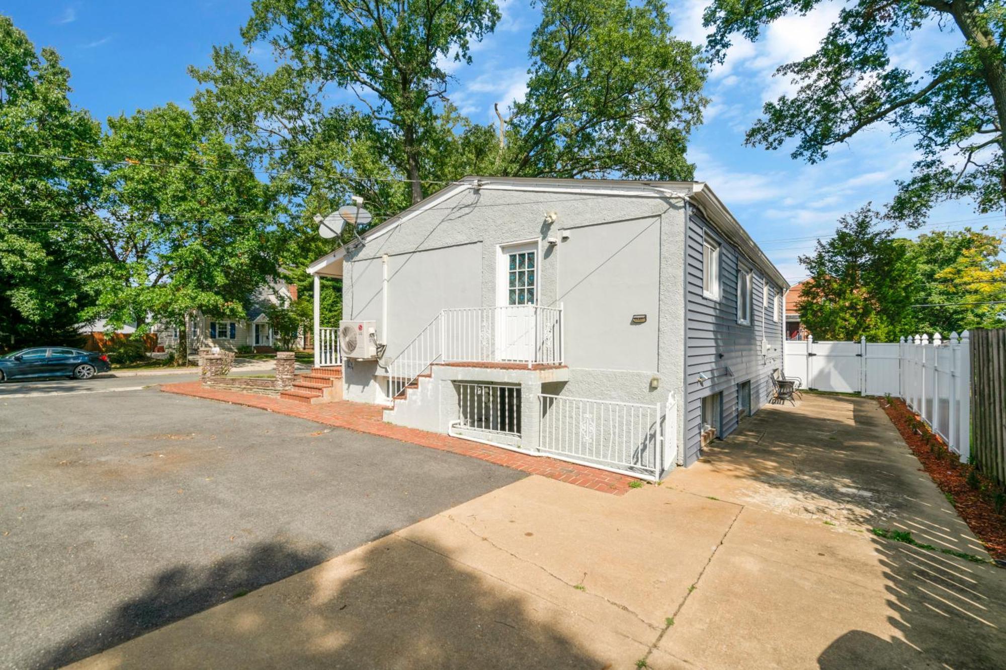 Willa Escape To Our Cozy 3 Bed Rm 2 Bath Unit In Alexandria Va Zewnętrze zdjęcie